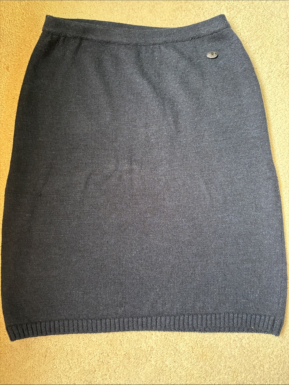 Chanel Sleek Black Knit Pencil Skirt size 40